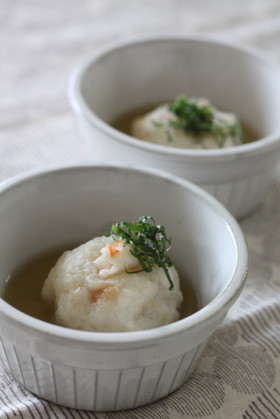 レンコン饅頭の大葉茶出汁かけ