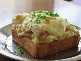 熱々チーズがとろ~パングラタン(ベーコン