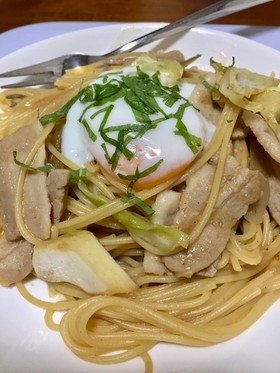 豚肉とキャベツとゴボウの和風パスタ