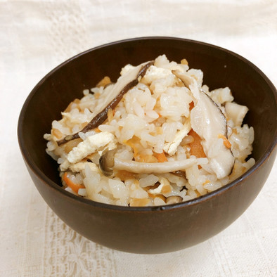 生姜ときのこの炊き込みご飯の写真