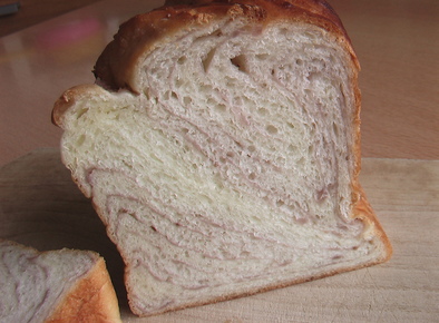 ♡いちごジャムシートｄｅ折り込みパン♡の写真