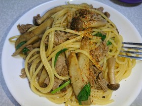 牛しぐれ煮とキノコの和風パスタ