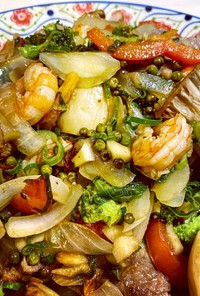アンコールワットの青胡椒と野菜の炒め物