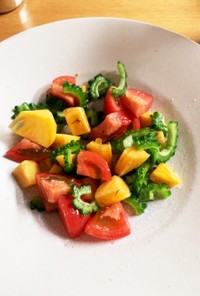ゴーヤと柿のサラダ