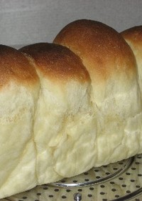 誰でも作れる♪シンプルな山形食パン