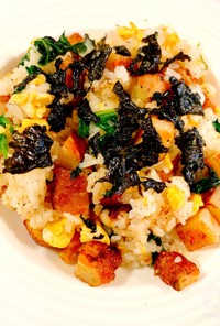 韓国海苔と丸天で簡単炒飯