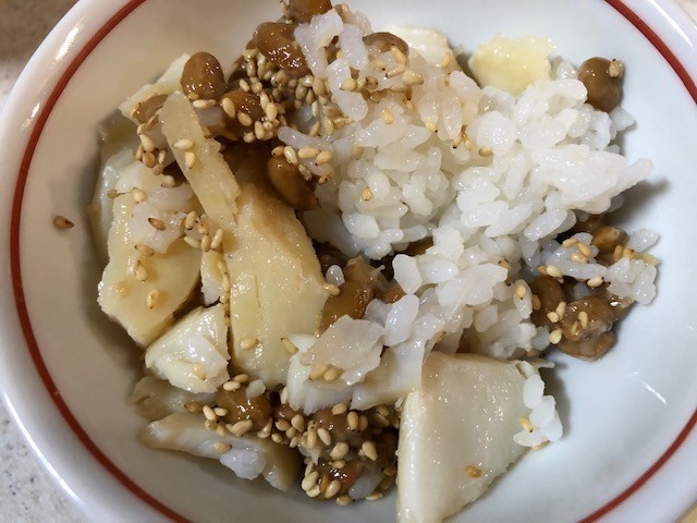 納豆とタラの煮付けの混ぜご飯の画像