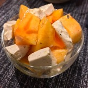 柿とクリームチーズのさっぱりサラダの写真