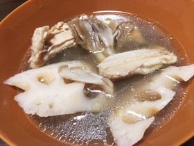 台湾で教わった鶏肉とれんこんのスープ