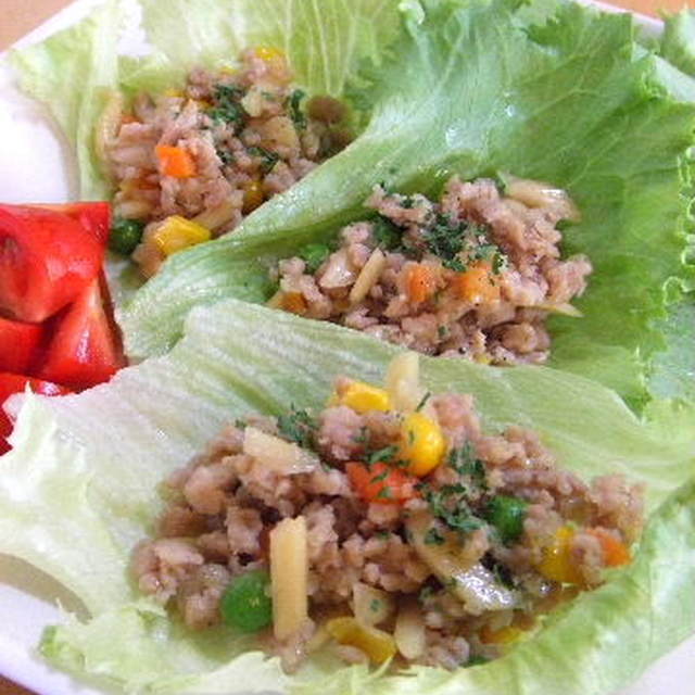 鶏そぼろのレタス包み レシピ 作り方 By シルフス クックパッド 簡単おいしいみんなのレシピが361万品