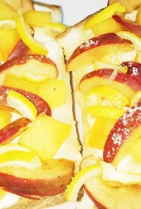 柿と姫林檎のチーズトーストカボスのせ
