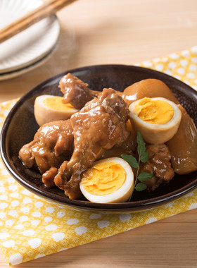 鶏手羽元と大根の甘辛煮込み