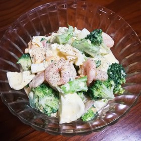 簡単デリ味☆えびとブロッコリーのサラダ