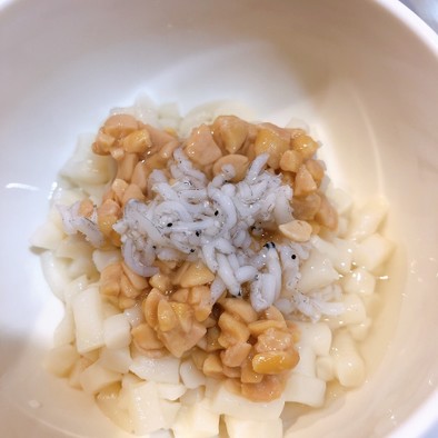 離乳食中期✩しらすと納豆のうどんの写真