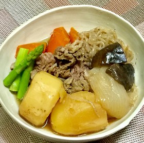 豚の角煮の煮汁で肉じゃが