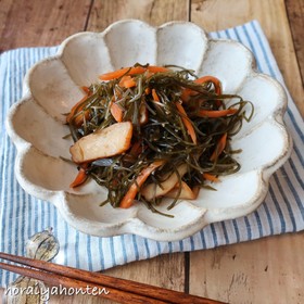 醤油こうじで作る昆布の煮物