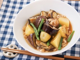 なすとじゃが芋のそぼろ煮
