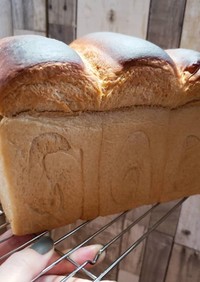 角食パンand山食パン