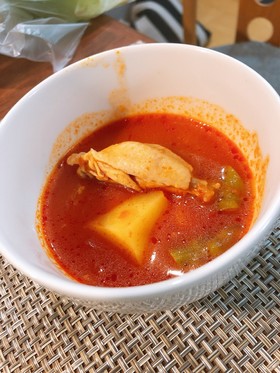 栄養たっぷり!鶏肉のトマトスープ