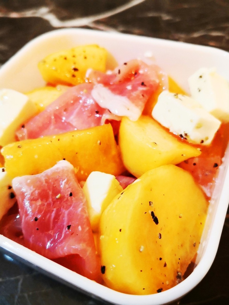 ♥️旬♥️柿とクリチの生ハムサラダの画像