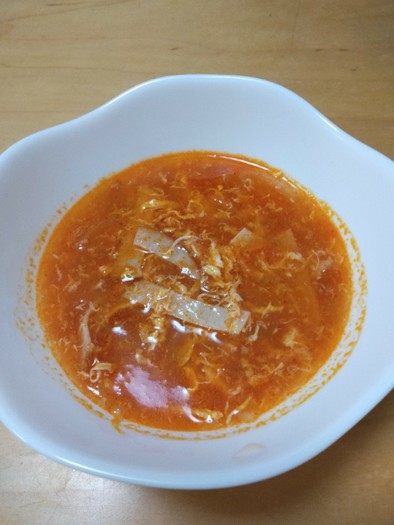 冷凍トマトの中華風スープの写真