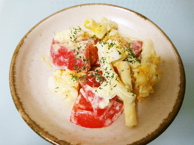 トマトと卵入りマカロニサラダの写真