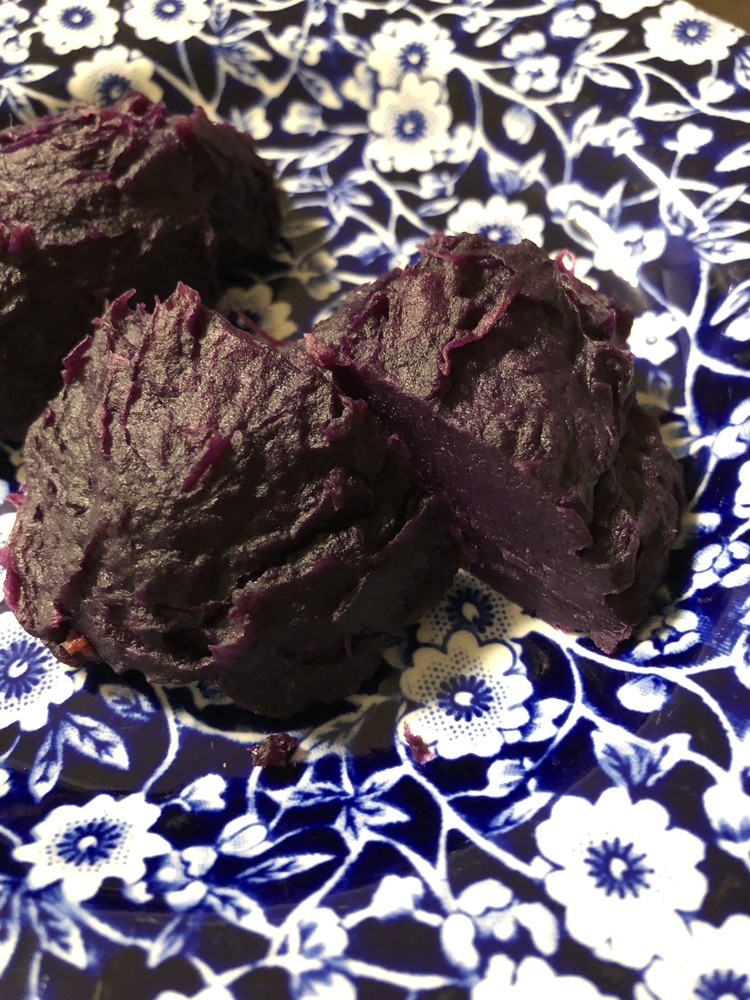 紫イモのスイートポテトの画像