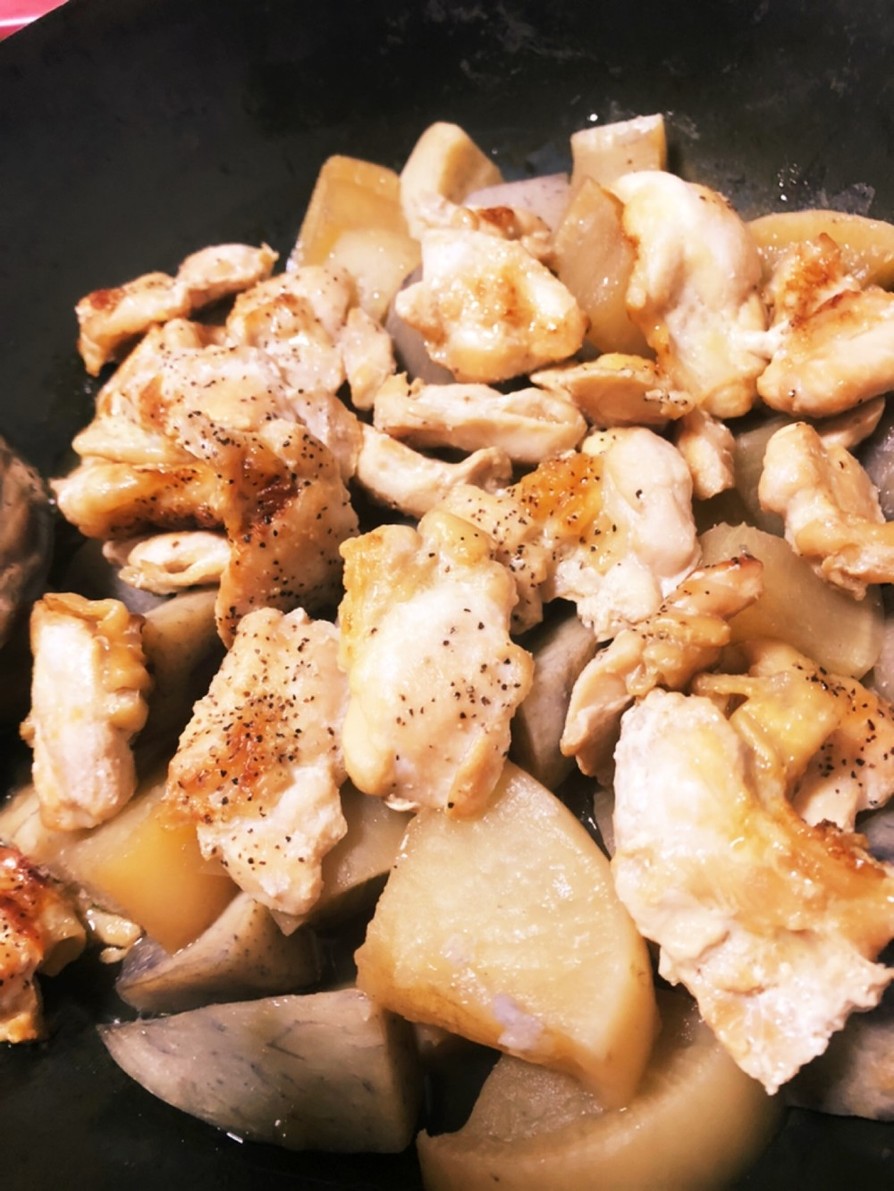 里芋と大根の鶏煮の画像