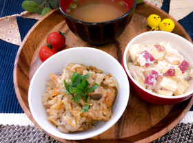 たっぷりきのこと鶏のカンタン炊き込みご飯