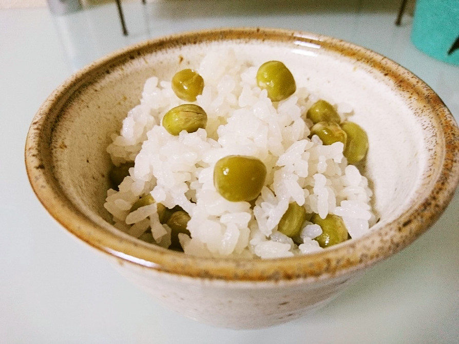 グリーンピースの缶詰で簡単に作れる豆ご飯の画像