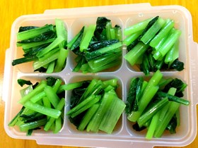 お弁当に小分け冷凍♪小松菜のおひたし♪