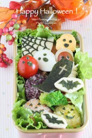 棺桶とミイラソーセージの写真