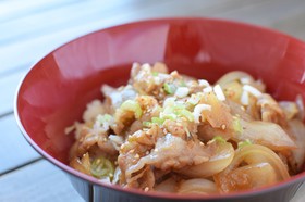 ~薬味香る~豚バラ肉の濃厚牡蠣ダレ丼