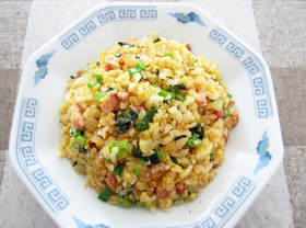 青じそと沢庵の炒飯