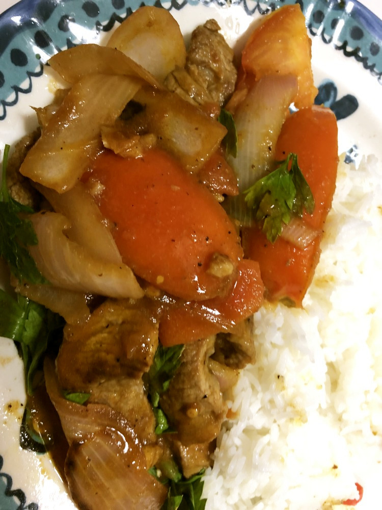 ロモサルタード（ペルー産牛肉炒め）のレシピ