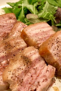 豚バラ肉の低温調理ソテー はちみつソース