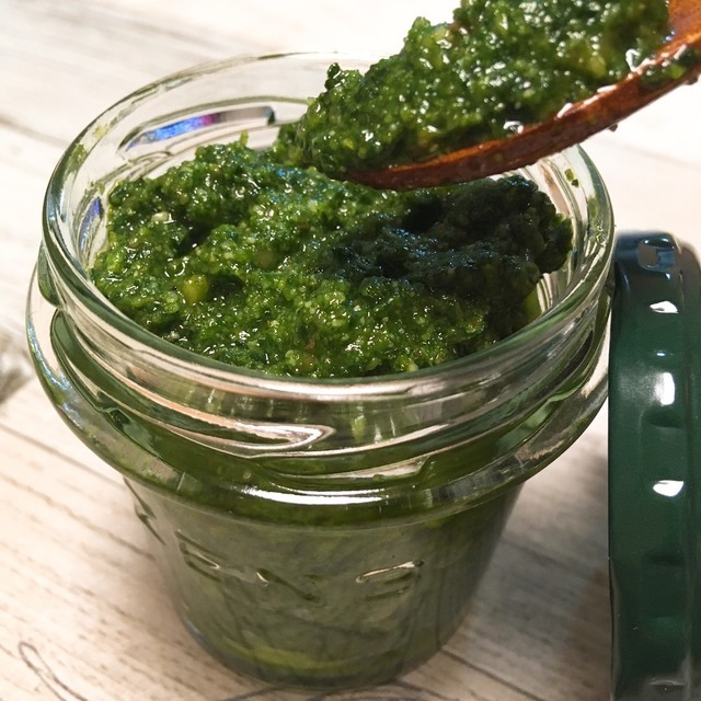 バジルペーストの作り方 松の実不要 レシピ 作り方 By めぐみの郷 クックパッド 簡単おいしいみんなのレシピが371万品