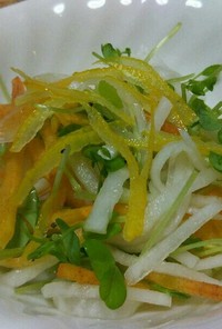 柚子茶ドレッシングで柿サラダ！