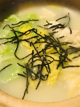 具材二つ●鶏むね肉と白菜のシンプル鍋
