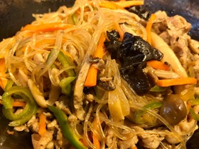 豚肉ときのこの春雨炒め