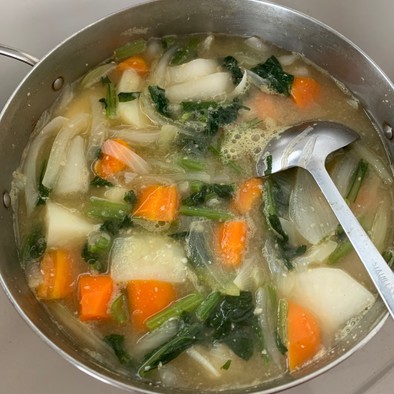 胃腸にやさしい野菜スープの写真