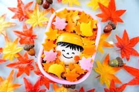 秋 紅葉づくし弁当 ニット帽の女の子