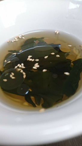 お一人様の わかめスープ