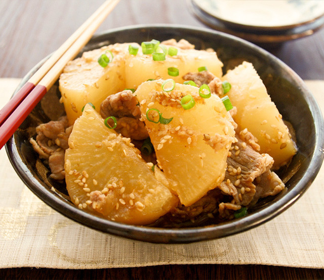 韓国風ピリ辛大根と牛肉の煮物の画像