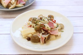 きのことベーコンのホットマリネ