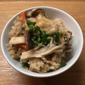 秋だね♪ 牡蠣とキノコの炊き込みご飯♪