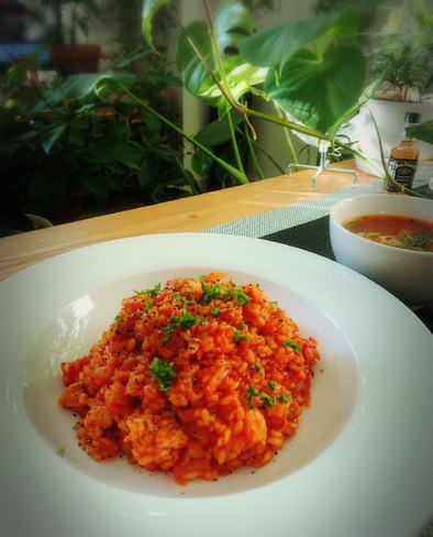 ナポリ風リゾットとトマトスープの写真