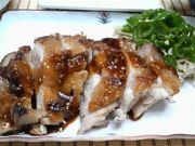 子供に人気♪鶏もも肉の胡麻照り焼きの写真