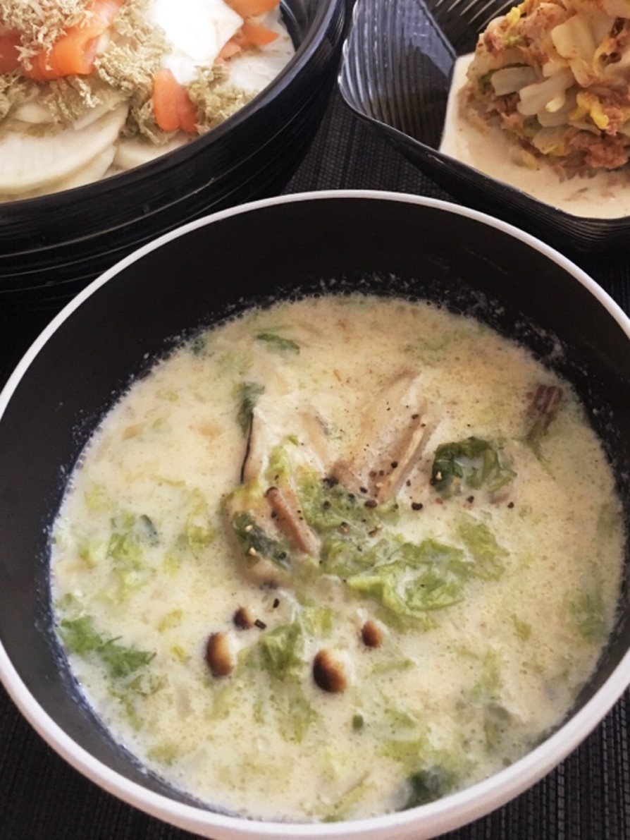 牡蠣とあおさの豆乳スープの画像