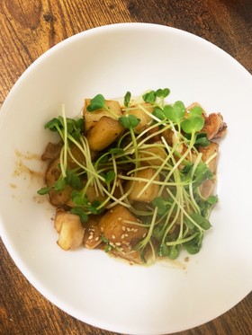 山芋鶏肉うまうま炒めかいわれ乗せ